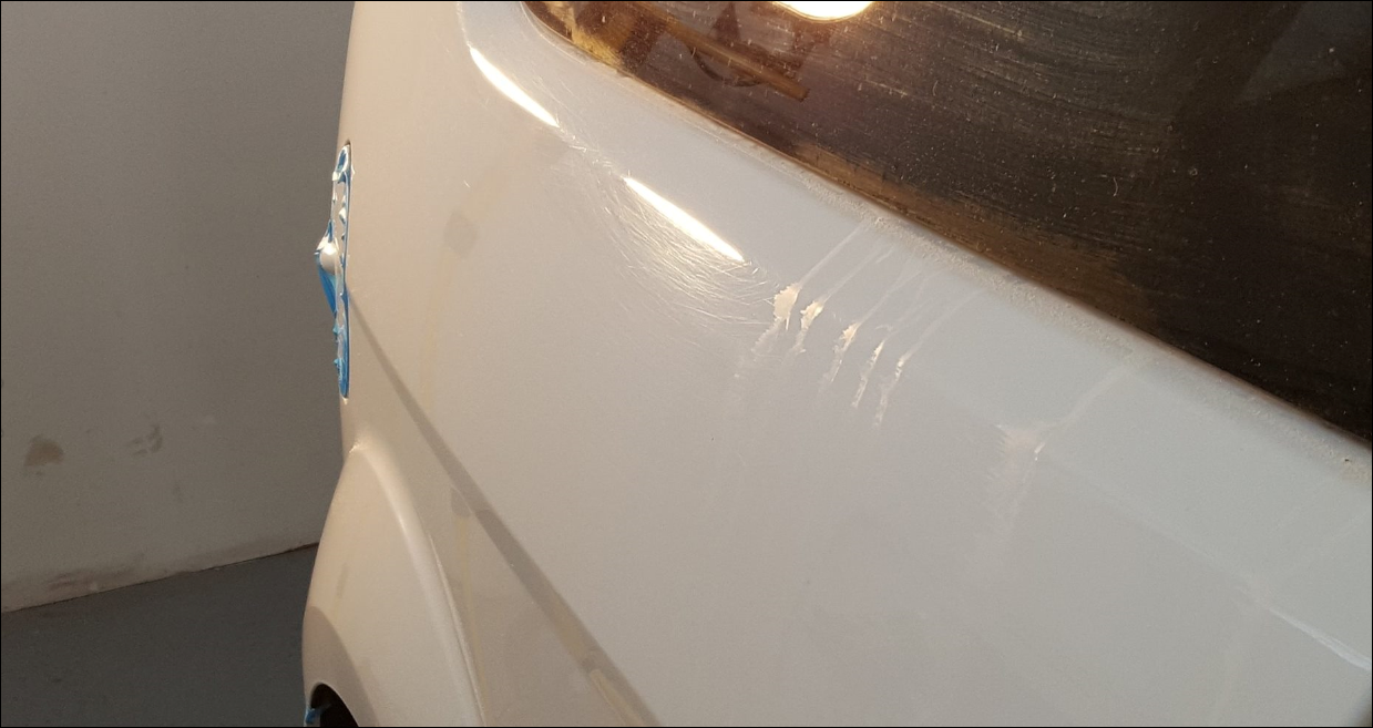 Swirl marks & scratches on vehicle paintwork clearcoat